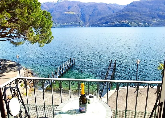Casa Al Lago - Lakefront Two-Storey Apartment On Lake Promenade