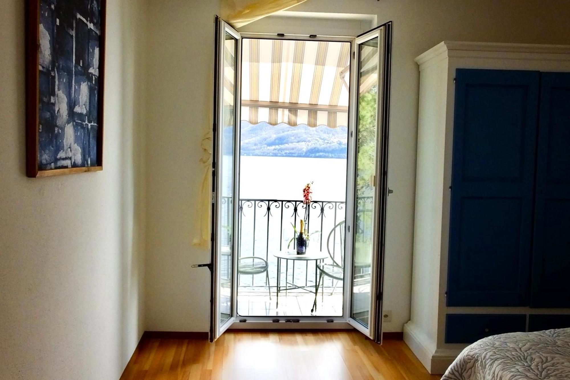 Casa Al - Lakefront Two-storey On Promenade * Brissago