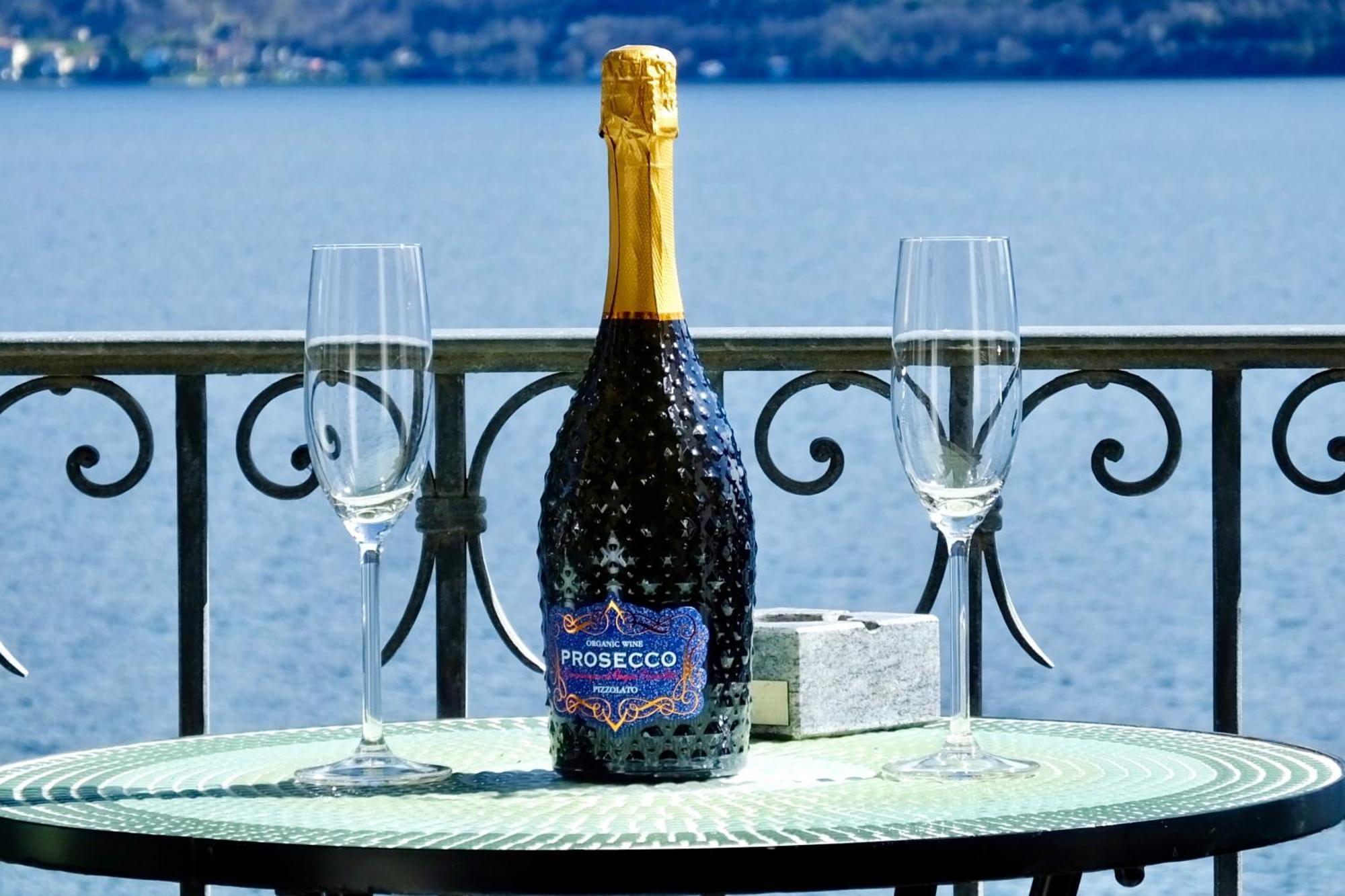 Casa Al - Lakefront Two-storey On Promenade Brissago